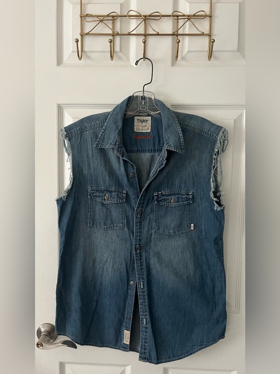 TNA Tops - TNA Raw-Edge Sleeveless Denim Button-Up - Classic Blue